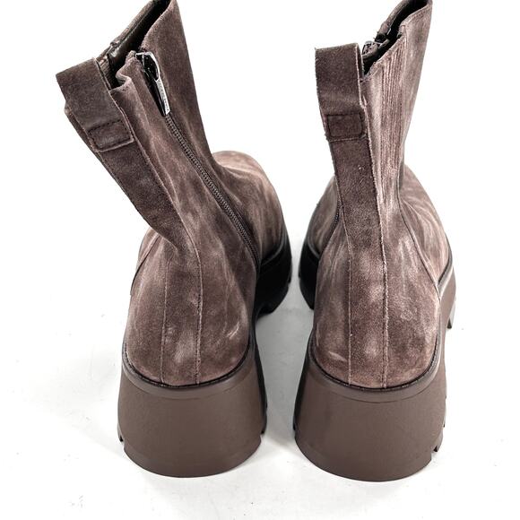 Vince Camuto Neframes Boots 9 Gray Suede NWOT Lug Combat Moto Chelsea Booties - Picture 3 of 7